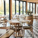 Domaine De Charmeil