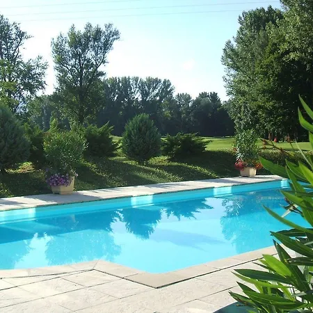 Hotel Domaine De Charmeil