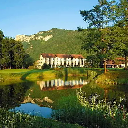 Domaine De Charmeil Hotel 3*